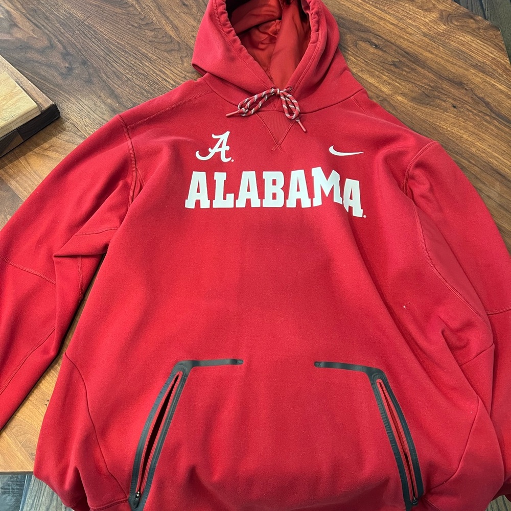 XL nike men’s Alabama dry-fit hoodie.